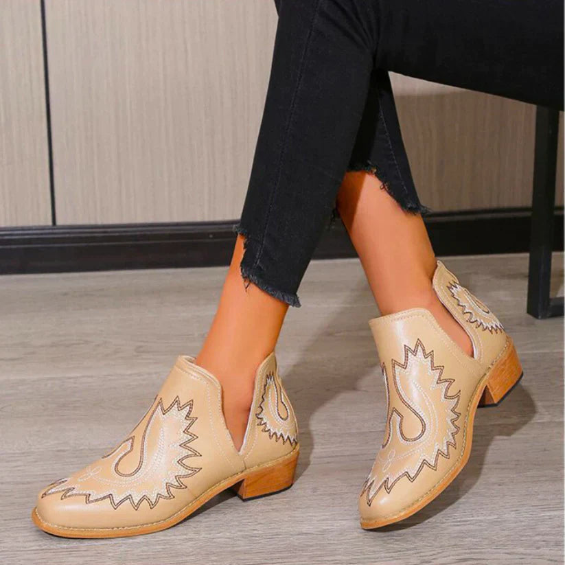 Krótkie buty na wysokim obcasie - Berley