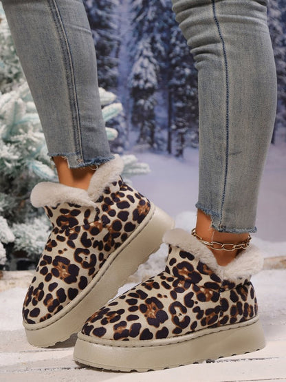 Termiczne buty w panterkę z okrągłym noskiem