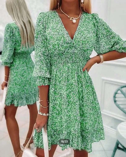 Sukienka w stylu boho w kwiaty z krótkim rękawem