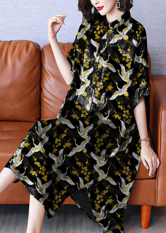 Armine - Sukienka maxi w stylu vintage ze stójką, nadrukiem i odkrytymi bokami