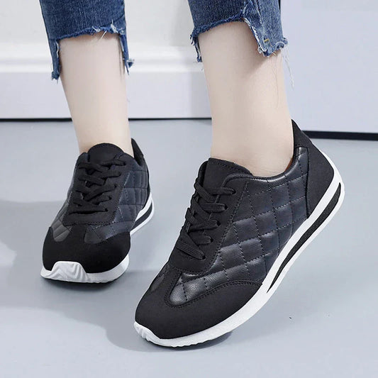 BlissWalk - Wysokiej jakości damskie sznurowane buty na co dzień z wyściółką
