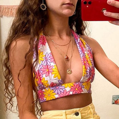 Amity Halter Top | Lato wesołe i stylowe