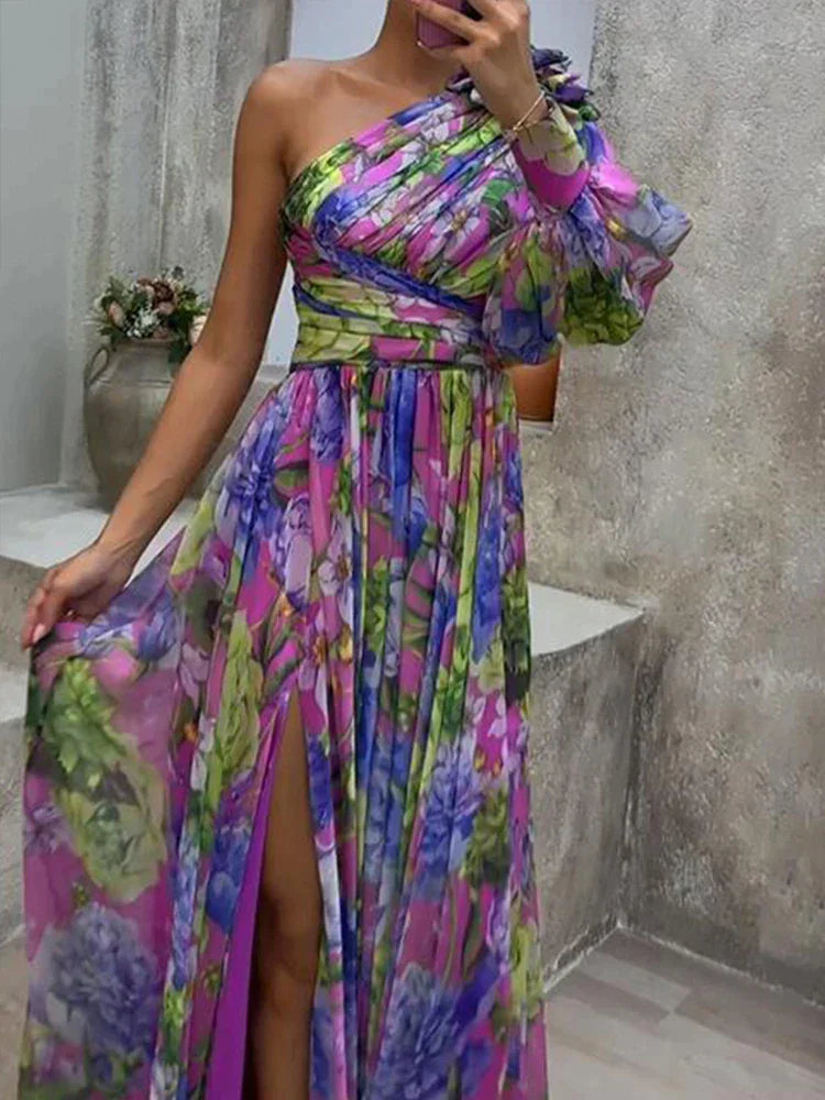 Lilac - Fioletowa sukienka maxi z rozcięciem z boku i jednym rękawem
