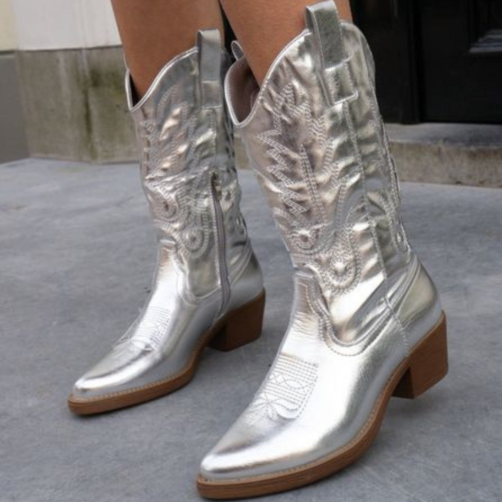 Modne buty kowbojskie dla kobiet
